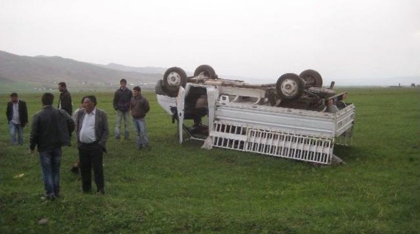 Muş&rsquo;ta Kamyonet Devrildi: 5 Yaralı