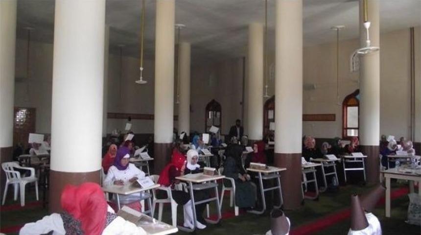 &Ouml;zalp'ta Bilgi Yarışması D&uuml;zenlendi