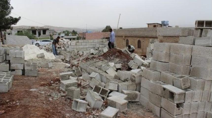 Ka&ccedil;ak Yapıların Yıkımı Ger&ccedil;ekleşti