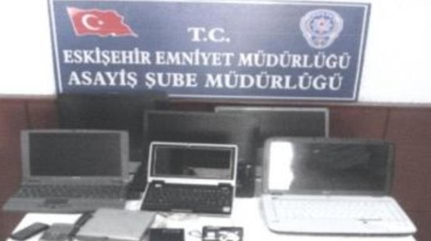 Okul Fareleri Polisten Ka&ccedil;amadı