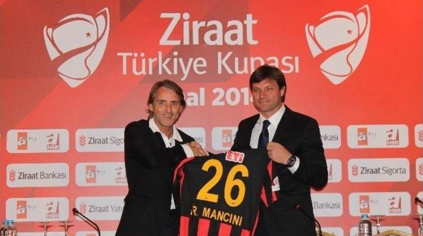 Sağlam&rsquo;dan Mancını&rsquo;ye Forma Jesti