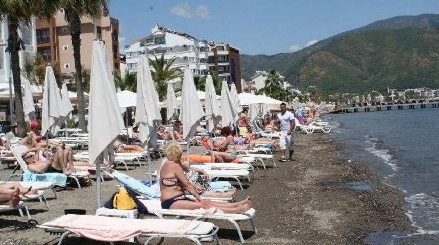 Marmaris Sahilleri Renklendi