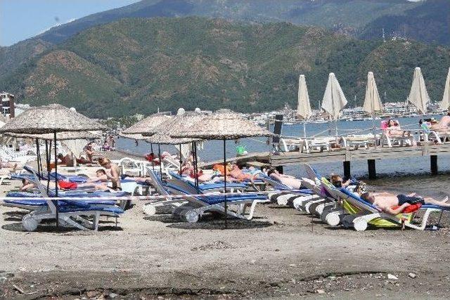 Marmaris Sahilleri Renklendi 1