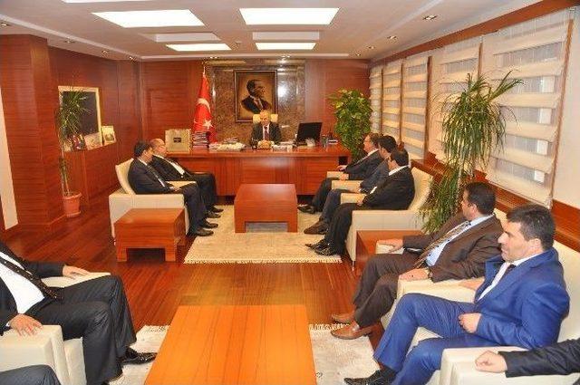 Halı İhracat&ccedil;ı Birlikleri Yeni Y&ouml;netimi Vali Erdal Ata&rsquo;yı Ziyaret Etti 1