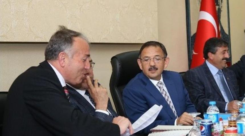 &Ouml;zhaseki Tomarza'da Yatırım Toplantısı Yaptı