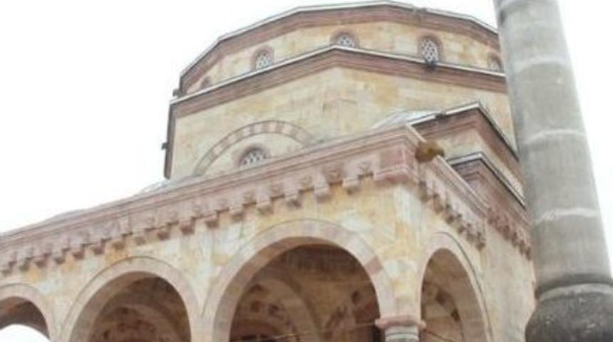 Kabakdağ&rsquo;ın Taş Camisi Turizme Katkı Sağlayacak