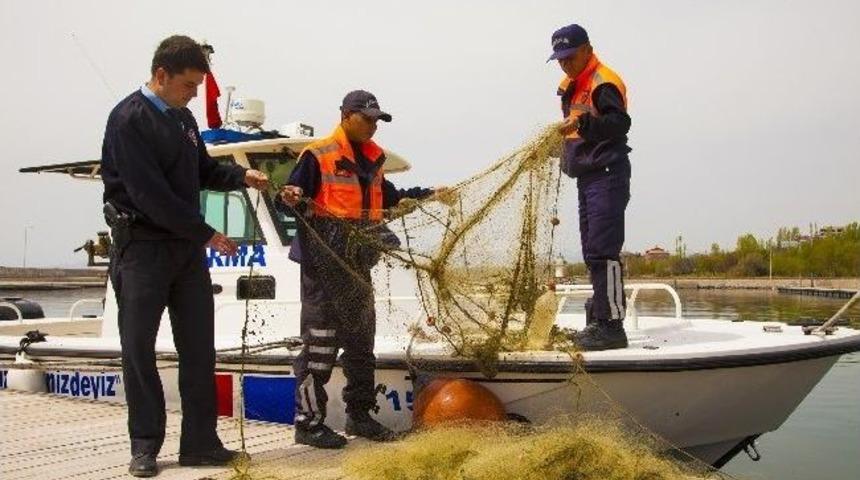 Jandarma Ka&ccedil;ak Avlanmaya Ge&ccedil;it Vermiyor