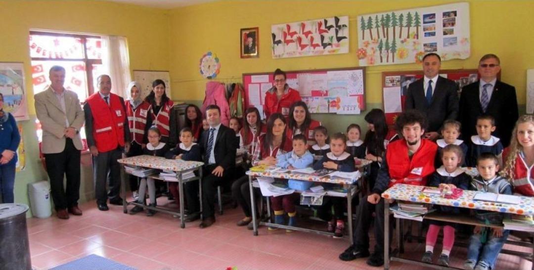 T&uuml;rk Kızılayı Sinop Gen&ccedil;lik Kolları'nın Başlattığı Kitap Kampanyası Sona Erdi