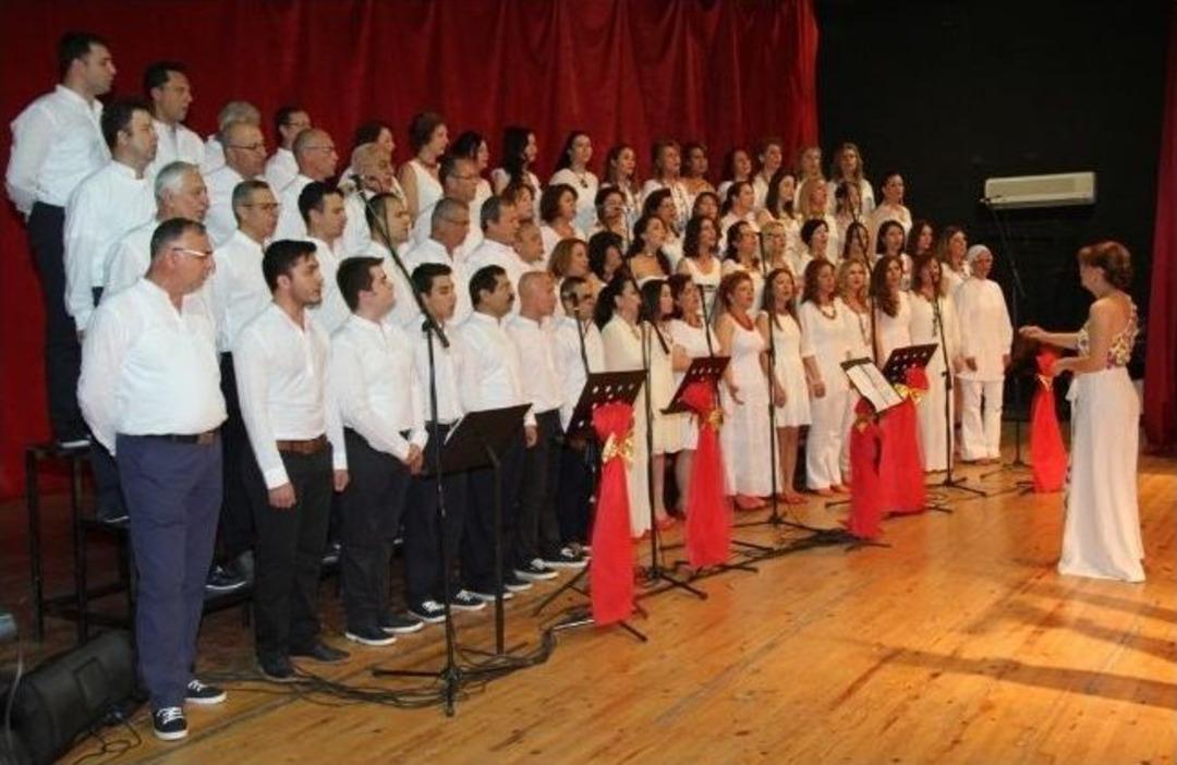 Gaziemir&rsquo;de Ezgiler Bahara &lsquo;yankı&rsquo;landı