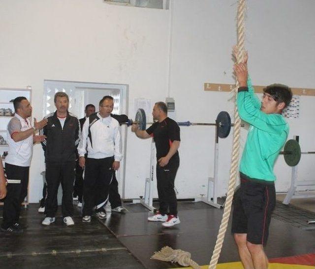 Kayseri Şekerspor G&uuml;reş Takımının, S&uuml;per Lig M&uuml;cadelesi Kayseri Şekeri Heyecanlandırdı 2