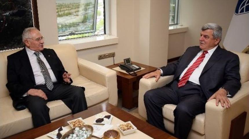 Eski Milli Savunma Bakanı Vecdi G&ouml;n&uuml;l: