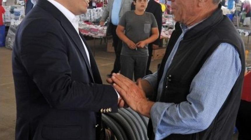 Başkan T&uuml;t&uuml;nc&uuml; Pazar Esnafını Ziyaret Etti