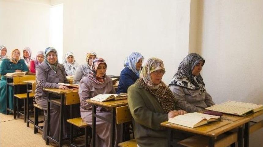 (&ouml;zel Haber) 7&rsquo;den 70&rsquo;e Kur&rsquo;an &Ouml;ğreniyorlar