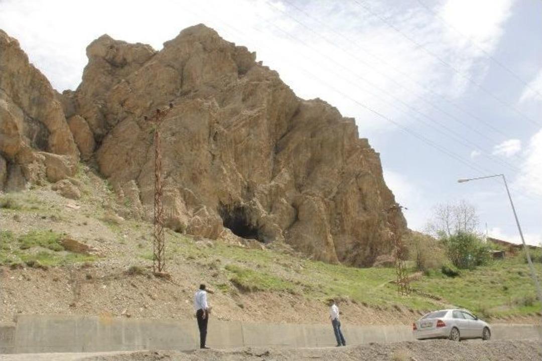 İntihar Eden Kız &Ouml;ğrencinin Cenazesi Memleketine G&ouml;nderildi