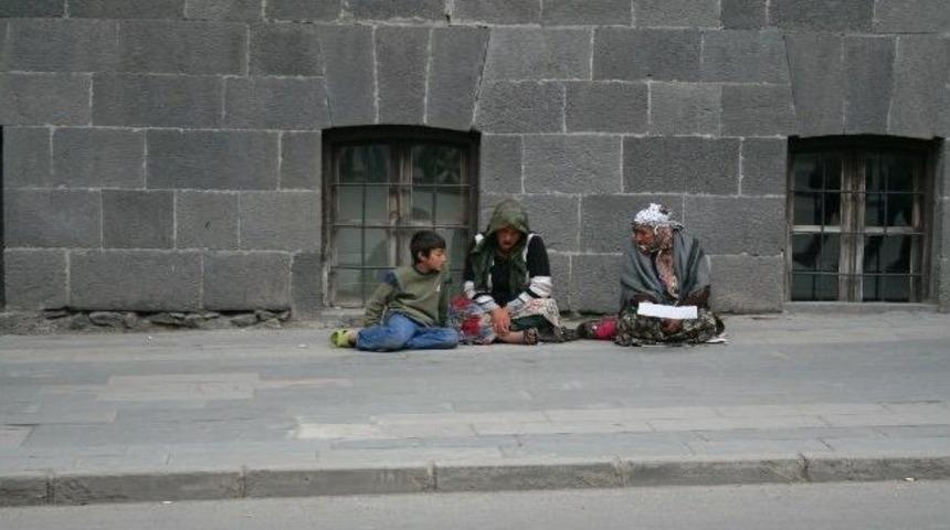Dilenciler Vatandaşları Canından Bezdirdi