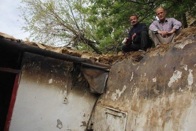 Hakkari’de Korkutan Yangın