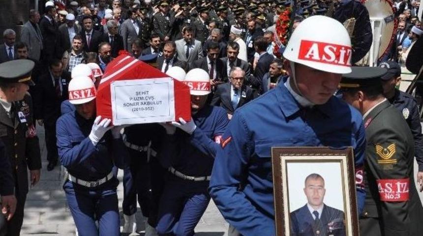 Şehit Soner Akbulut Son Yolculuğuna Uğurlandı