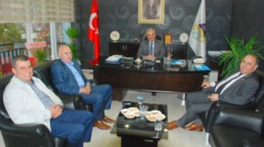 Karataş&rsquo;a Eski Devlet Bakanı ve Validen Ziyaret