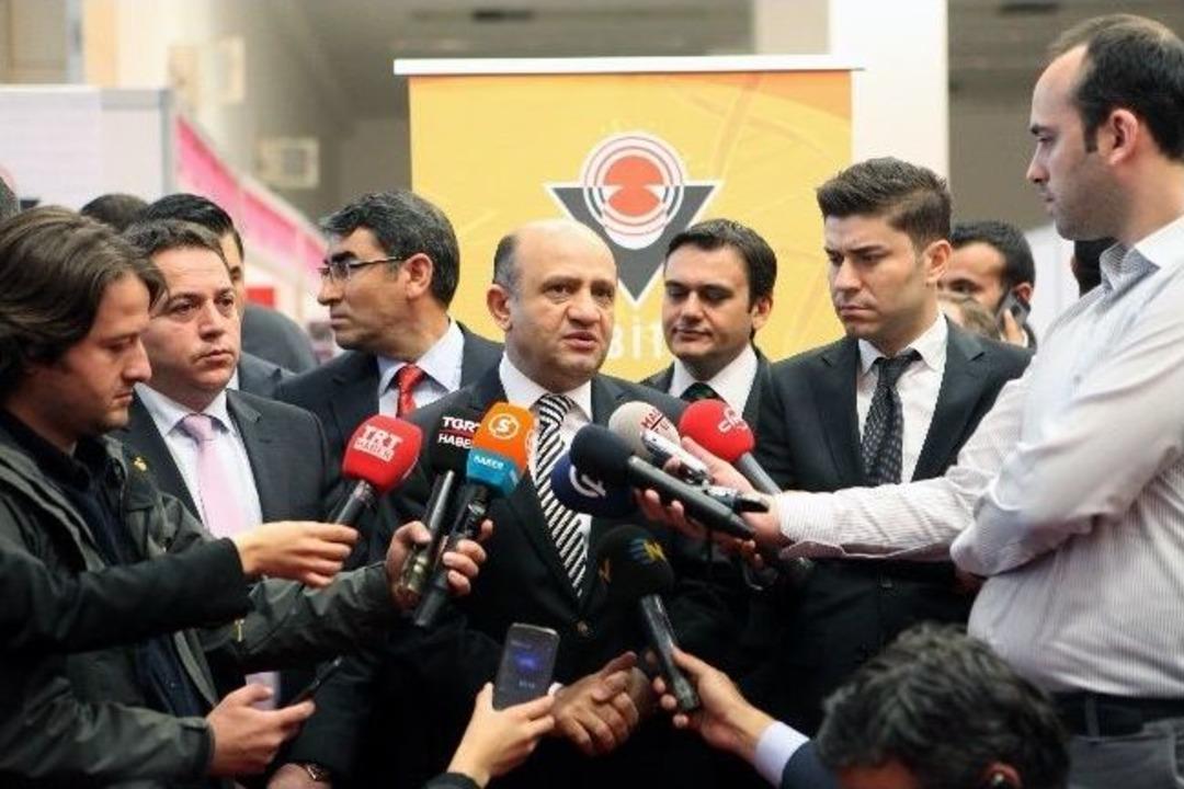 Bakan Işık, T&uuml;bitak 45. Orta&ouml;ğretim &Ouml;ğrencileri Araştırma Projeleri Sergisini Ziyaret Etti