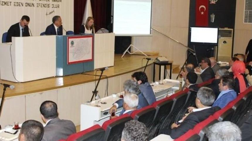 Belediye Meclisi&rsquo;nde G&uuml;ndemi Bor&ccedil;lar Oluşturdu