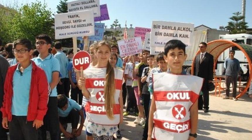 Demre&rsquo;de Trafik Haftası Kutlamaları