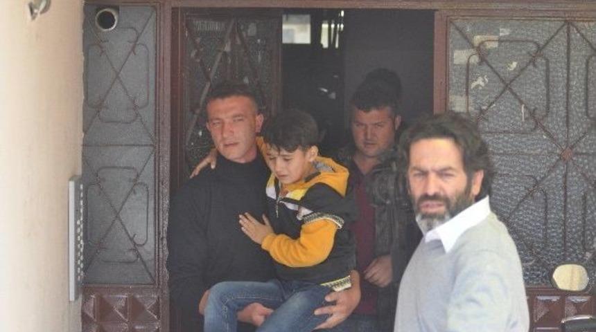 K&uuml;&ccedil;&uuml;k &Ccedil;ocuğun Ayağı Asans&ouml;re Sıkıştı