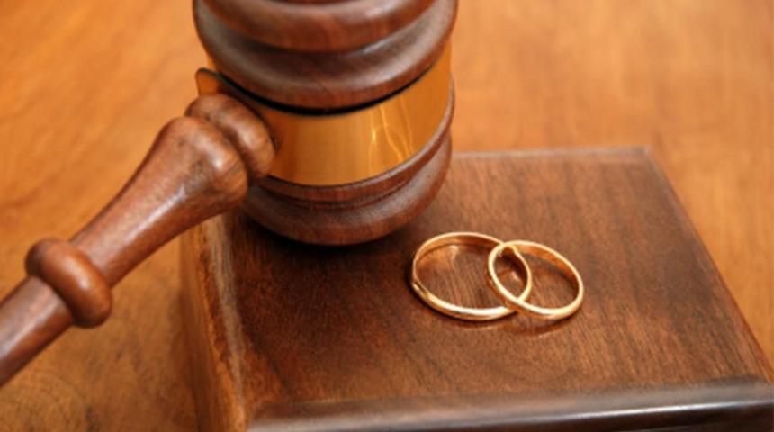 Boşanmaların en b&uuml;y&uuml;k sebebi ekonomik şiddet