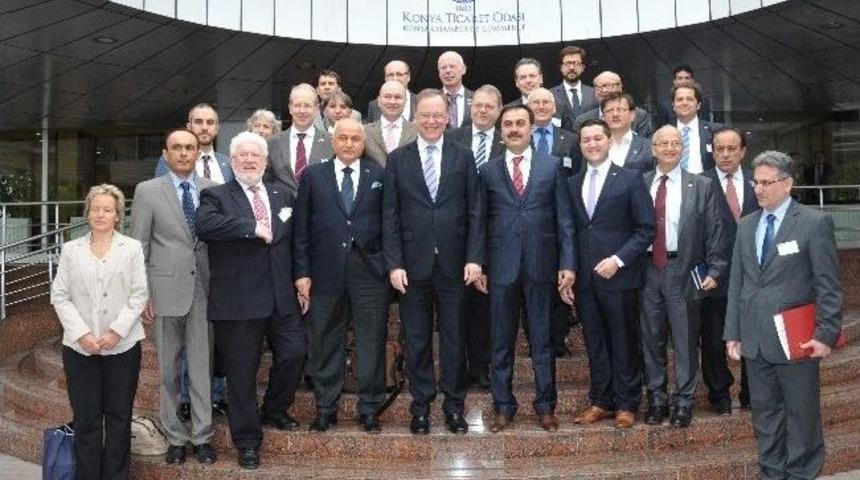 Alman Başbakan&rsquo;dan Kto&rsquo;ya Ziyaret
