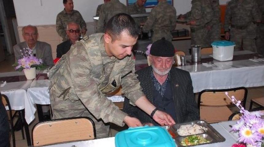 Şehitlerin Adı Fidanlarla Yaşayacak