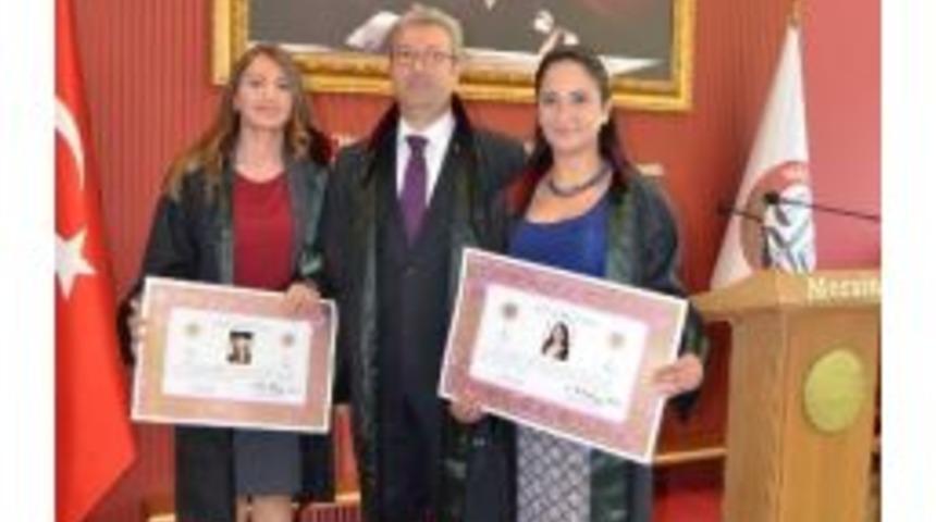 Mersin Barosu'nda 2 Avukat C&uuml;bbelerini Giyerek, G&ouml;reve Başladı