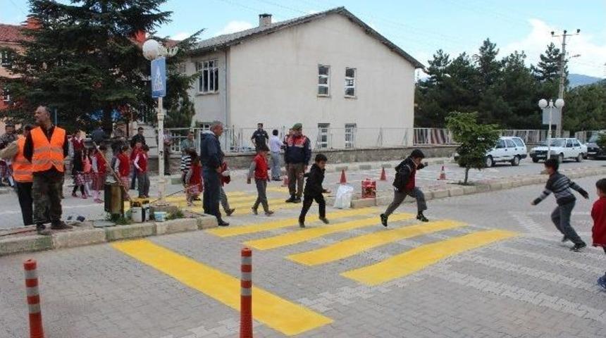 Beyşehir&rsquo;de Karayolu G&uuml;venliği Ve Trafik Haftası Kutlamaları