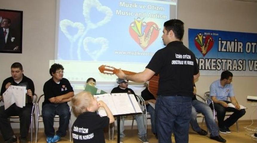 İzmir Otizm Orkestrasından Mutluluk Notaları