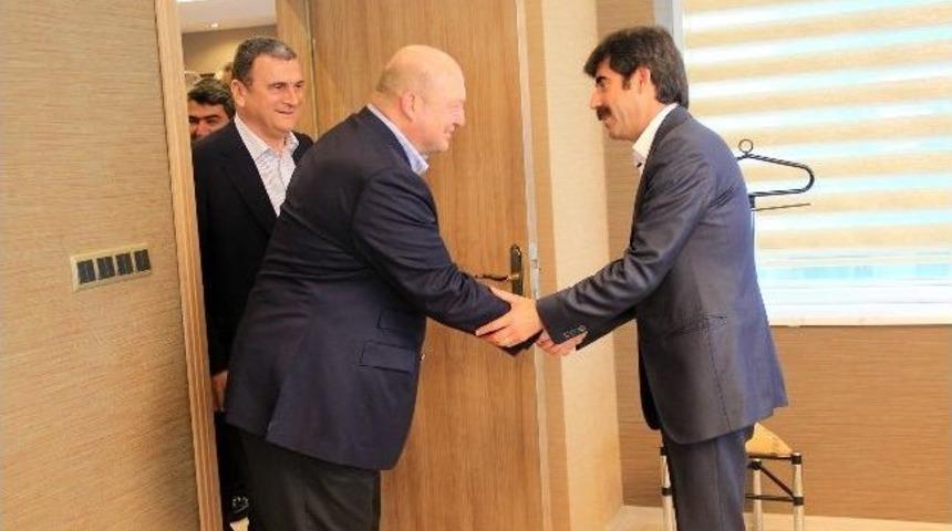 Mustafa Ko&ccedil;&rsquo;tan Van B&uuml;y&uuml;kşehir Belediye Başkanı Kaya&rsquo;ya Ziyaret
