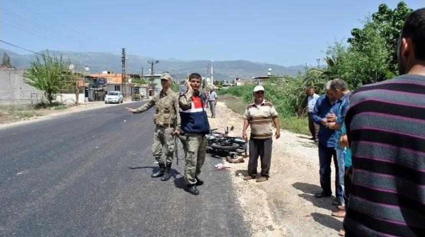 Motosiklet Tıra &Ccedil;arptı: 2 Yaralı