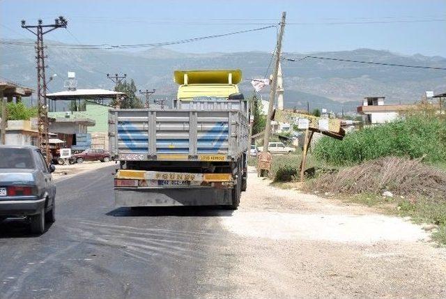 Motosiklet Tıra &Ccedil;arptı: 2 Yaralı 1