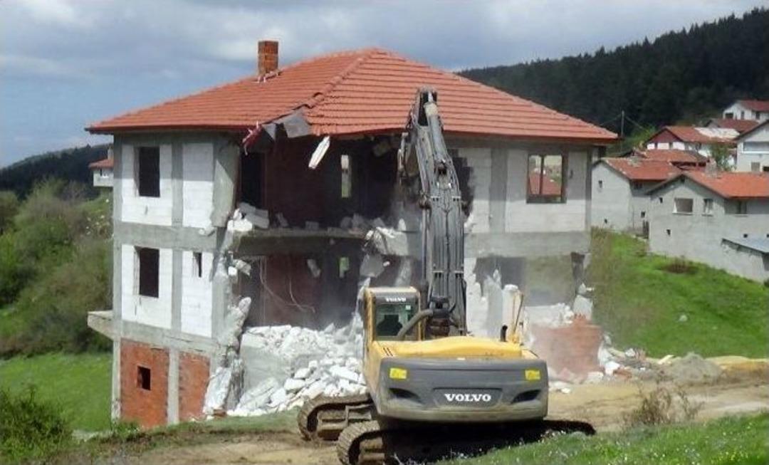 Ka&ccedil;ak Yayla Evi Yıkımları Olaylı Başladı