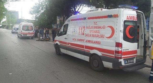 (özel Haber) Kırmızı Işıkta Geçen Yaşlı Adama Motosiklet Çarptı: 2 Yaralı 1