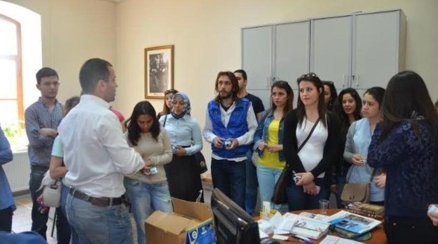 &Uuml;niversite &Ouml;ğrencilerinin Bilecik Gezisi