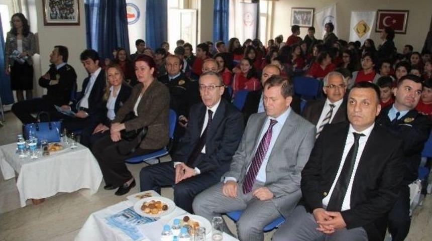 &Ouml;ğrenciler Trafik Dedektifi Oldu