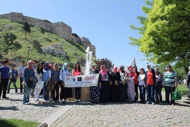 Polislerden Üniversiteye Hazırlanan Öğrenciler Moral Gezisi 1