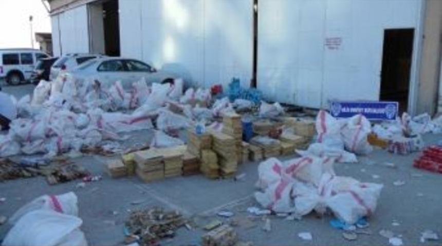 50 Bin 307 Adet Muhtelif Markalarda At&ouml;lye Par&ccedil;ası Ele Ge&ccedil;irildi