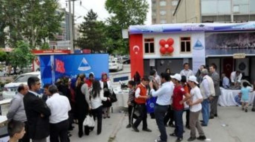 Adıyaman &Uuml;niversitesi Standına B&uuml;y&uuml;k İlgi