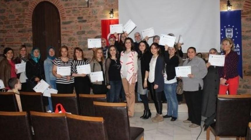 Anne Baba Okulu İlk Mezunlarını Verdi