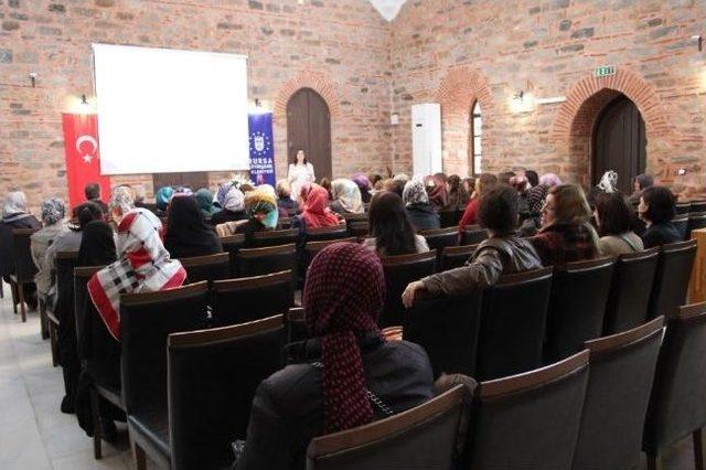 Anne Baba Okulu İlk Mezunlarını Verdi