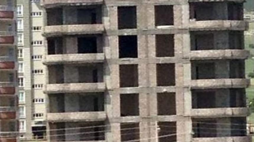 Okuduğu Okulun Karşısında İntihar Teşebb&uuml;s&uuml;nde Bulundu