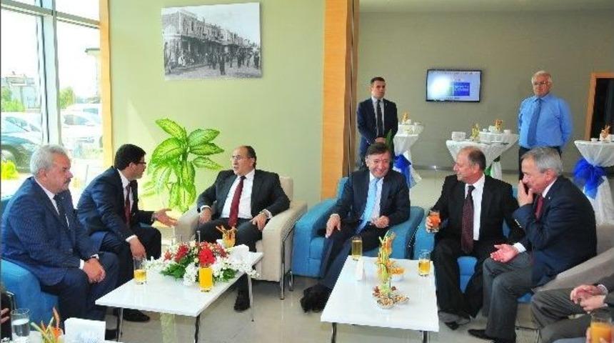 Vali Savaş, Holıday Inn Express Manisa-west Oteli A&ccedil;ılışına Katıldı