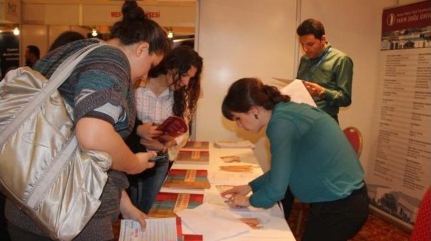 &Uuml;niversiteler Sakarya Fuarından Memnun Ayrıldı