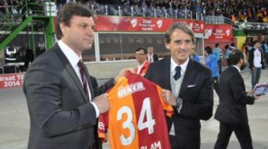 Mancını&rsquo;den Sağlam&rsquo;ın Jestine Karşılık