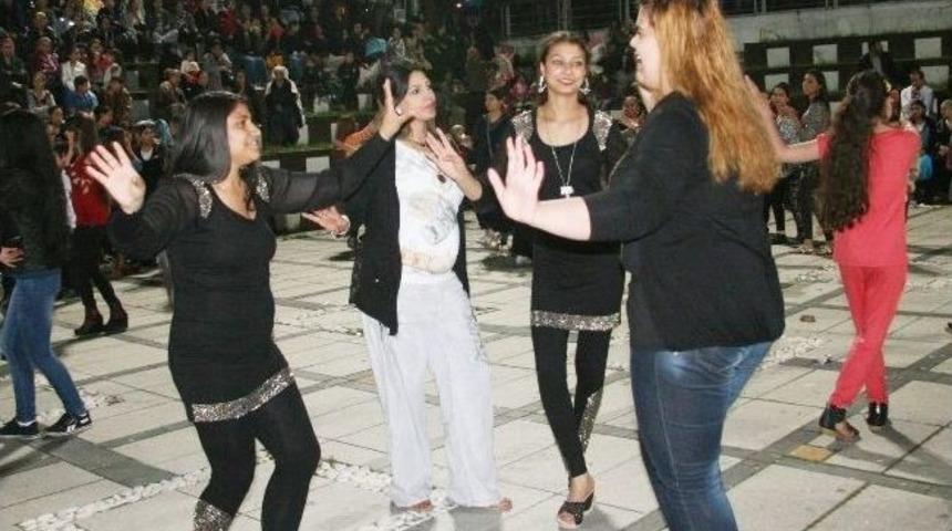 Sabaha Kadar Oynayarak Hıdırellez'i Kutladılar