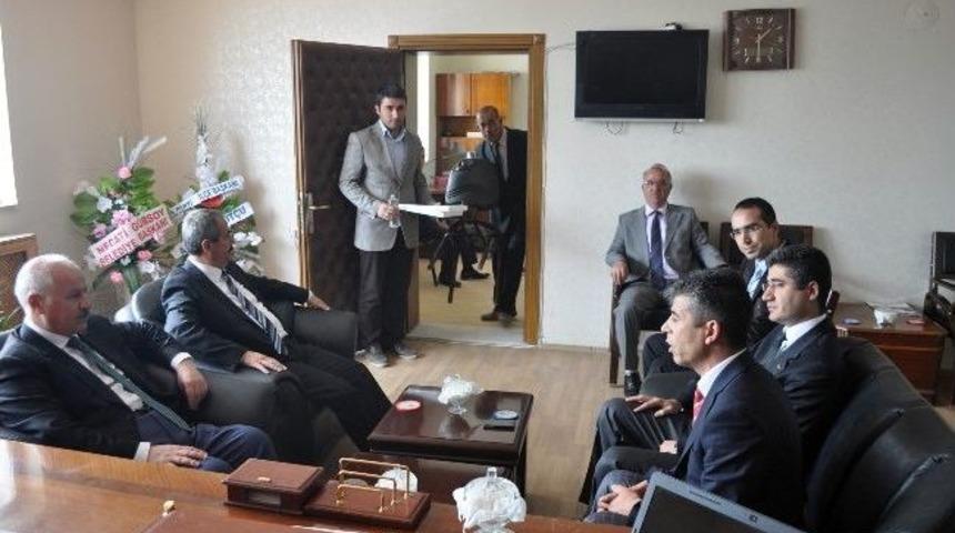 Vali &Ouml;zt&uuml;rk&rsquo;ten Aydınlar Beldesine Ziyaret